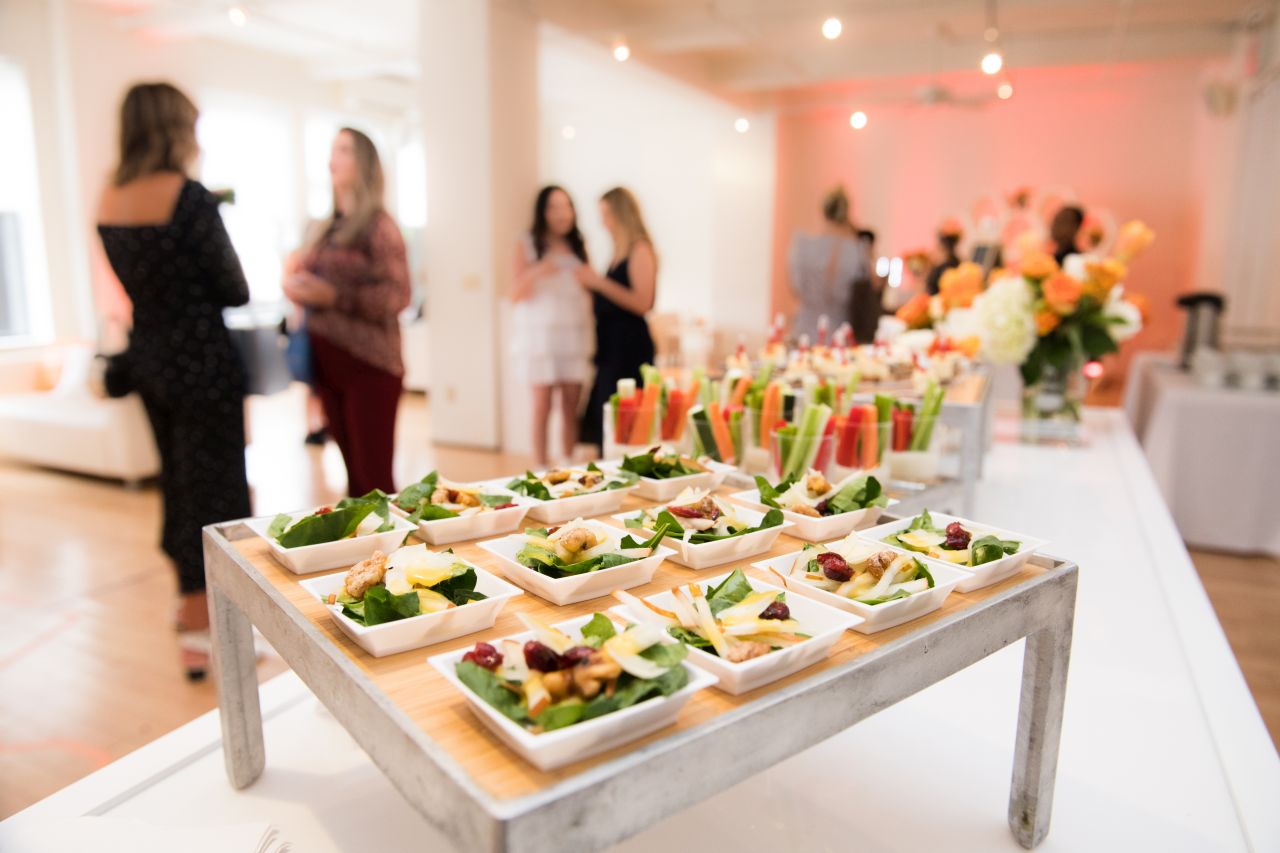 Jak zapewnić ciekawy catering na event firmowy?