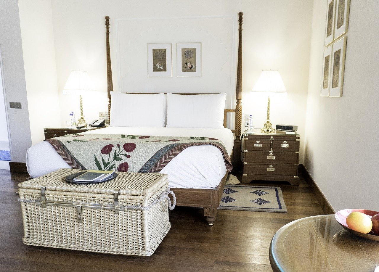 Jak efektywnie zagospodarować przestrzeń w sypialni?