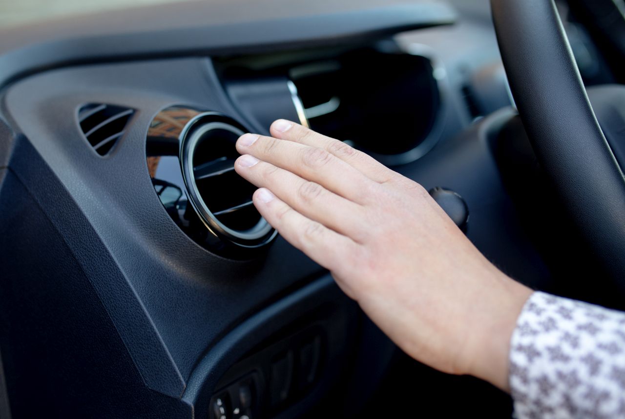 Najczęstsze usterki klimatyzacji w samochodzie – gdzie szukać problemu?