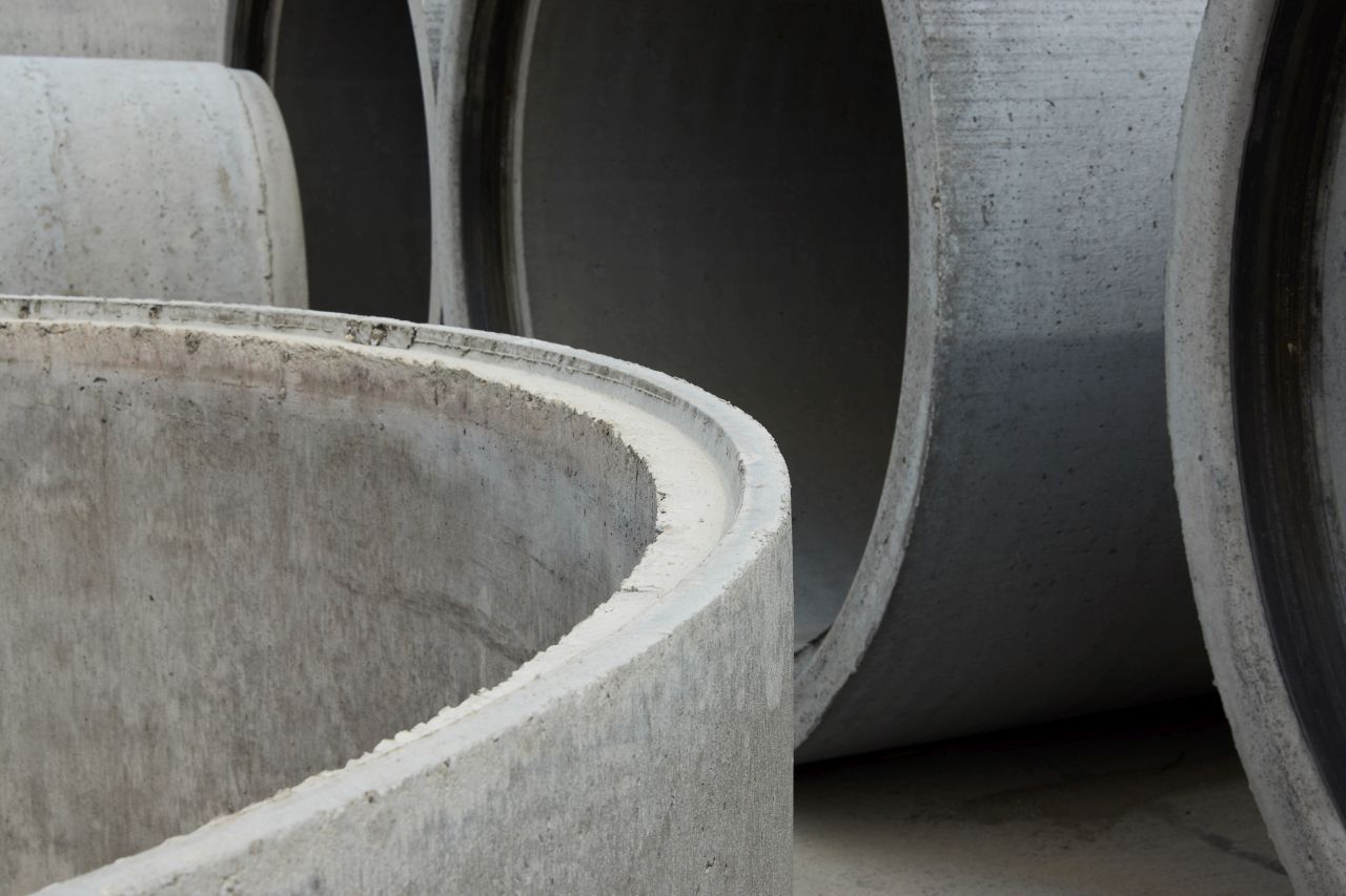 Zbiornik betonowy – jakie ma plusy?